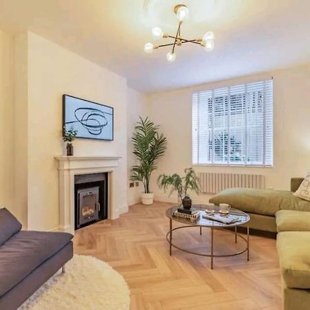 St Marg'S Hideaway; Grade II Listed Luxury Apartment In The Heart Of Cheltenham - Gateway To The Cotswolds! Sleeps 4 - Outdoor Seating And Free Private Parking! Екстер'єр фото
