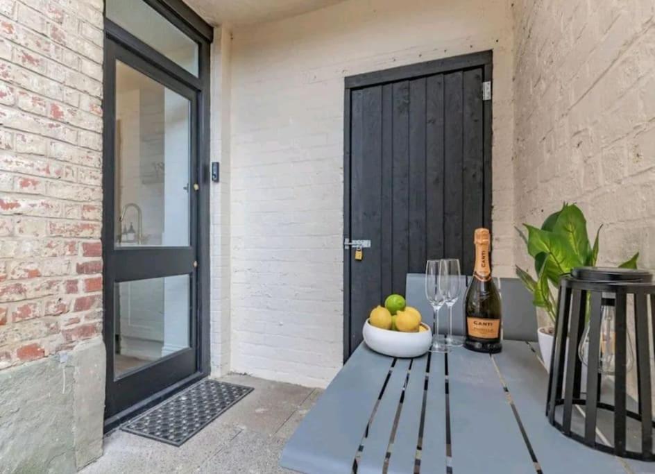St Marg'S Hideaway; Grade II Listed Luxury Apartment In The Heart Of Cheltenham - Gateway To The Cotswolds! Sleeps 4 - Outdoor Seating And Free Private Parking! Екстер'єр фото