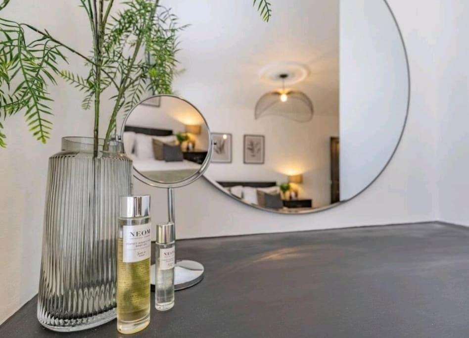 St Marg'S Hideaway; Grade II Listed Luxury Apartment In The Heart Of Cheltenham - Gateway To The Cotswolds! Sleeps 4 - Outdoor Seating And Free Private Parking! Екстер'єр фото